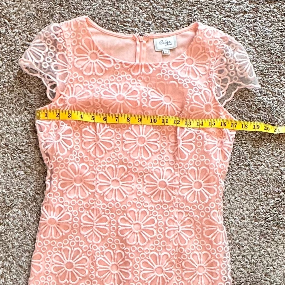 Beige by eci, Peachy/Pink Floral Lace Overlay Sheath Dress, Size 6 - Picture 10 of 10